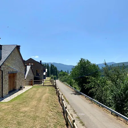 Feriehus Casa Mya. A Modern Duplex In The Spanish Pyrenees Aso de Sobremonte