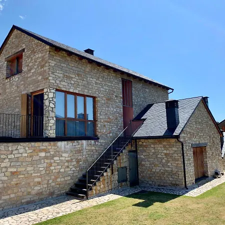 Feriehus Casa Mya. A Modern Duplex In The Spanish Pyrenees